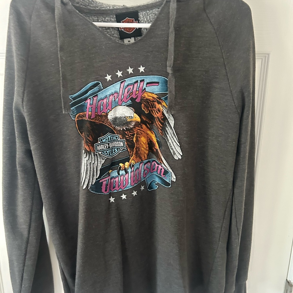 Harley-Davidson Women’s size M V-neck hooded sweatshirt in excellent condition
